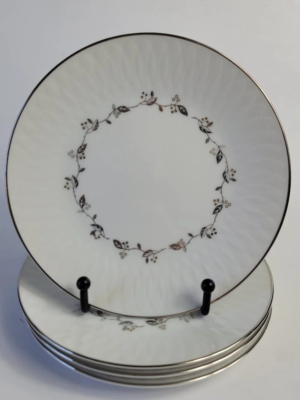 FOUR Sango Carillon Bread Plates White Gold Berries Platinum Leaves